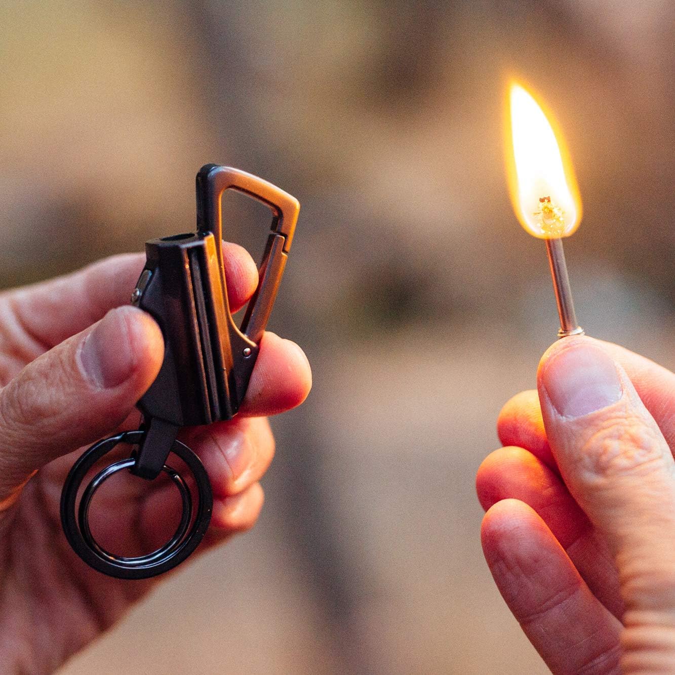 LighterMax™ 3 en 1 - Encendedor, destapador y llavero.